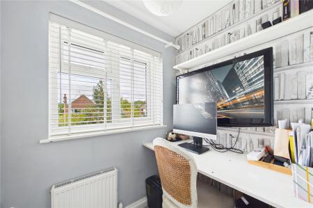 3 bedroom Semi-detached house for sale in Sheppard Road, Basingstoke