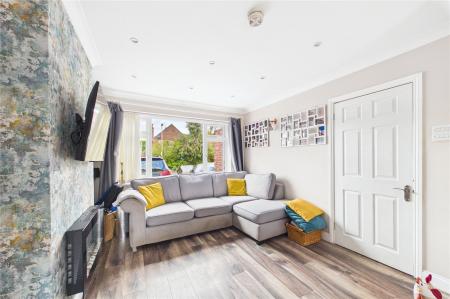 3 bedroom Semi-detached house for sale in Sheppard Road, Basingstoke