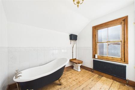 2 bedroom Terraced House to let in Cliddesden Road, Basingstoke