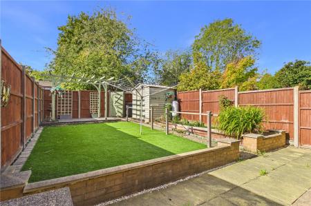 3 bedroom End of terrace house for sale in Pembroke Road, Basingstoke