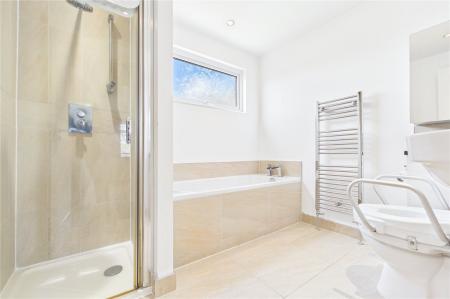 3 bedroom End of terrace house for sale in Pembroke Road, Basingstoke