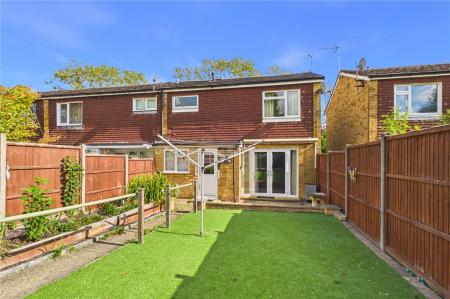 3 bedroom End of terrace house for sale in Pembroke Road, Basingstoke