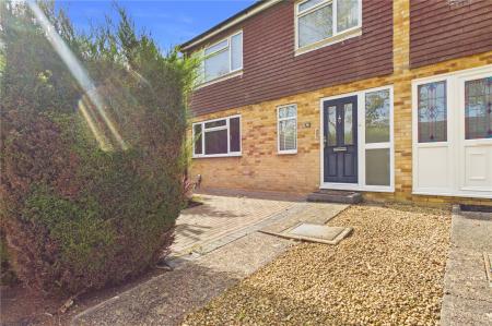 3 bedroom End of terrace house for sale in Pembroke Road, Basingstoke