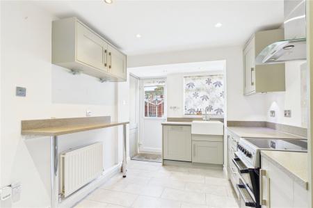 3 bedroom End of terrace house for sale in Pembroke Road, Basingstoke
