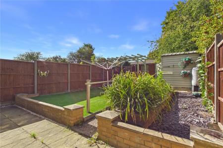 3 bedroom End of terrace house for sale in Pembroke Road, Basingstoke