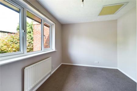 2 bedroom Terraced House to let in Odette Gardens, Tadley