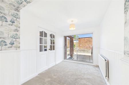 3 bedroom Terraced House to let in Warwick Road, Basingstoke