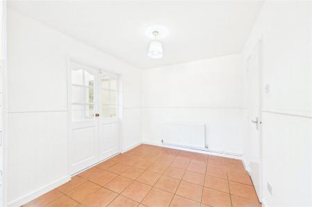 3 bedroom Terraced House to let in Warwick Road, Basingstoke