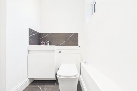3 bedroom Terraced House to let in Warwick Road, Basingstoke