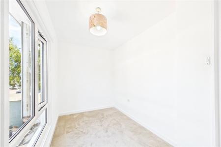 3 bedroom Terraced House to let in Warwick Road, Basingstoke