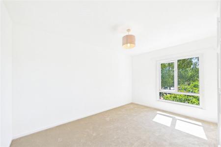 3 bedroom Terraced House to let in Warwick Road, Basingstoke