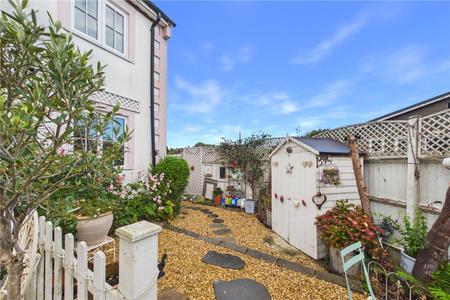 3 bedroom End of terrace house for sale in London Road, Overton