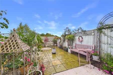 3 bedroom End of terrace house for sale in London Road, Overton