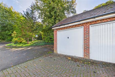 3 bedroom End of terrace house for sale in London Road, Overton