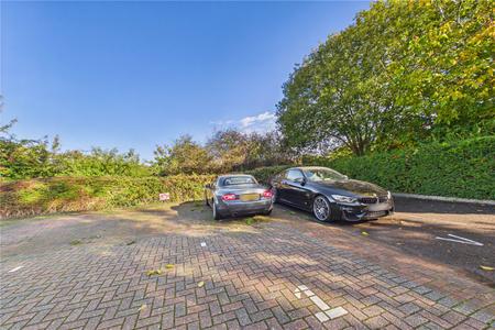3 bedroom End of terrace house for sale in London Road, Overton