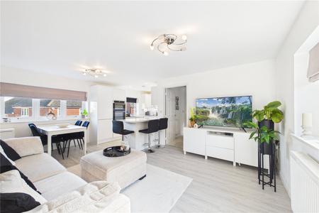 2 bedroom Maisonette to let in Carter Drive, Basingstoke