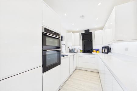 2 bedroom Maisonette to let in Carter Drive, Basingstoke