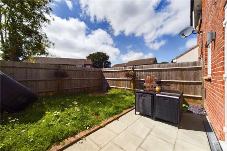 1 bedroom House to let in Stratfield Avenue, Tadley
