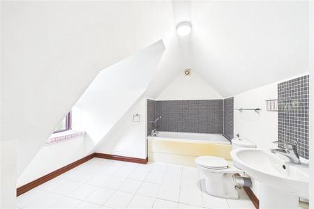 4 bedroom Detached house to let in Romans Gate, Pamber Heath
