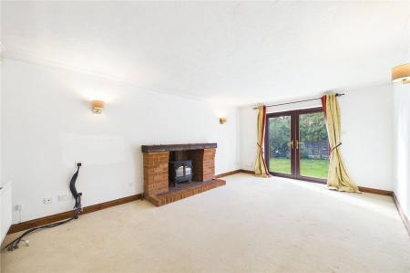 4 bedroom Detached house to let in Romans Gate, Pamber Heath