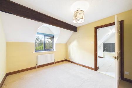 4 bedroom Detached house to let in Romans Gate, Pamber Heath