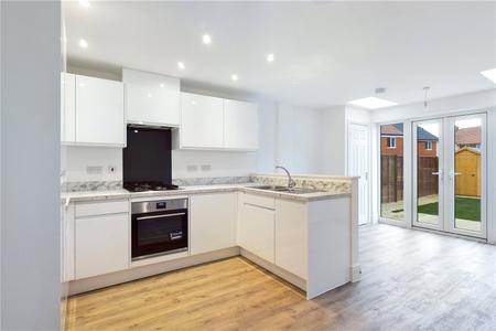 2 bedroom End of terrace house to let in Newlands Close, Shinfield