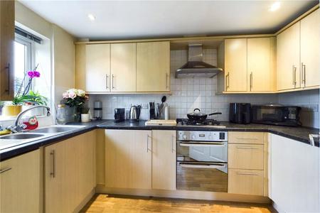 2 bedroom Flat to let in Benham Drive, Spencers Wood