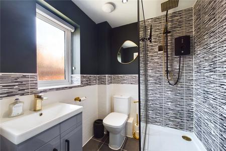 3 bedroom Semi-detached house to let in Albert Close, Spencers Wood