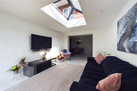 3 bedroom Semi-detached house to let in Albert Close, Spencers Wood