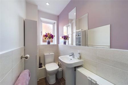 3 bedroom Semi-detached house to let in Albert Close, Spencers Wood