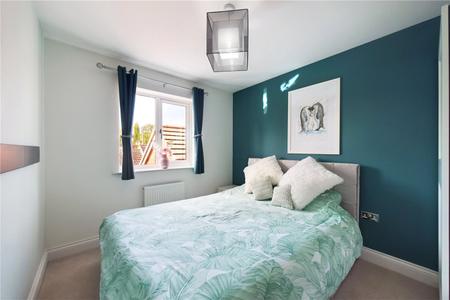 3 bedroom Semi-detached house to let in Albert Close, Spencers Wood