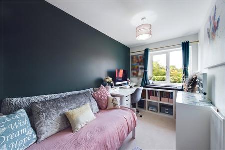 3 bedroom Semi-detached house to let in Albert Close, Spencers Wood