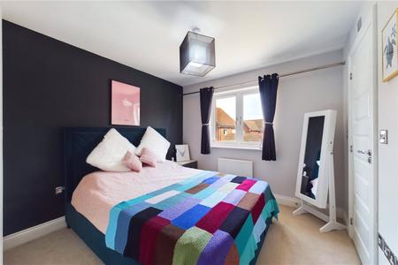3 bedroom Semi-detached house to let in Albert Close, Spencers Wood