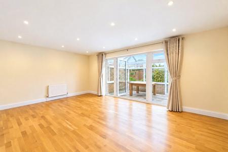 2 bedroom Detached bungalow to let in Swains Road, Tadley