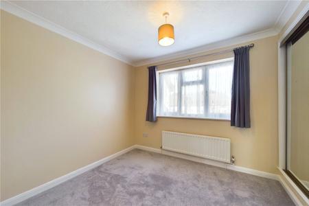 2 bedroom Terraced House to let in Finch Close, Tadley