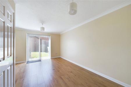 2 bedroom Terraced House to let in Finch Close, Tadley