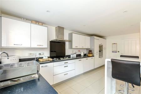 5 bedroom Detached house to let in Tabby Drive, Three Mile Cross