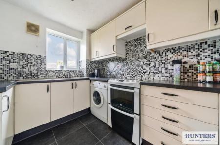 2 bedroom Flat for sale in Salmon Road, Dartford