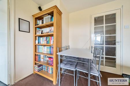 2 bedroom Flat for sale in Salmon Road, Dartford