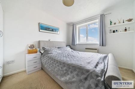 2 bedroom Flat for sale in Salmon Road, Dartford
