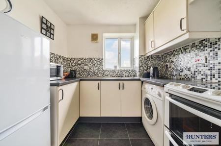 2 bedroom Flat for sale in Salmon Road, Dartford