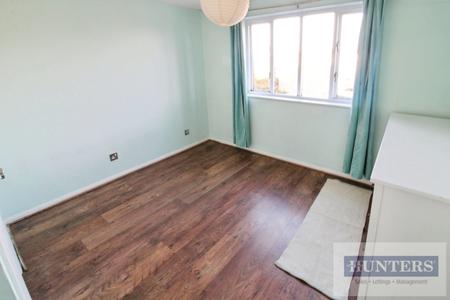 1 bedroom Flat for sale in Chalkstone Close, Welling, Kent, DA16