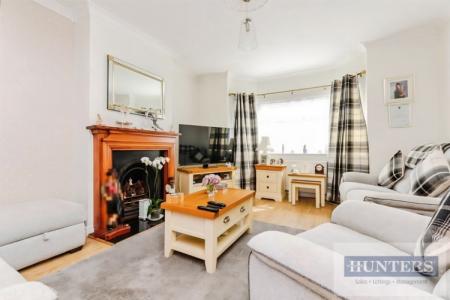 4 bedroom Semi-detached house for sale in Westbrooke Crescent, Welling, Kent, DA16