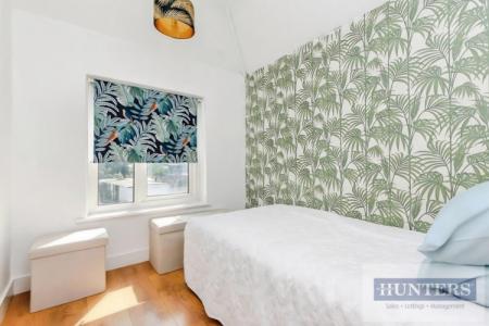 4 bedroom Semi-detached house for sale in Westbrooke Crescent, Welling, Kent, DA16