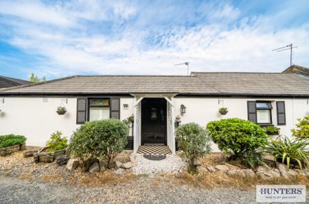 2 bedroom Semi-detached bungalow for sale in Occupation Lane, London, SE18