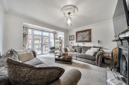 5 bedroom Detached house for sale in Heathview Avenue Crayford, Dartford, Kent, DA1