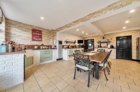 5 bedroom Detached house for sale in Heathview Avenue Crayford, Dartford, Kent, DA1