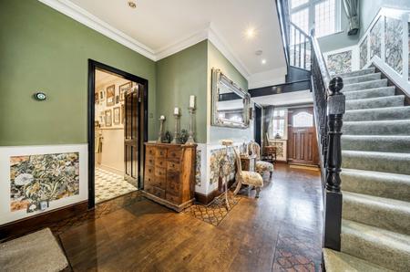 5 bedroom Detached house for sale in Heathview Avenue Crayford, Dartford, Kent, DA1