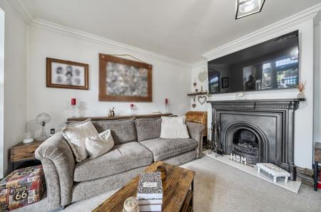 5 bedroom Detached house for sale in Heathview Avenue Crayford, Dartford, Kent, DA1