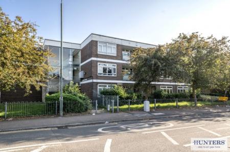 1 bedroom Flat to let in Alicia House, Upper Wickham Lane, Welling, Kent, DA16